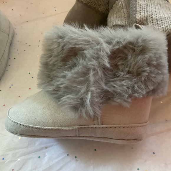 Baby booties - Picture 3 of 5